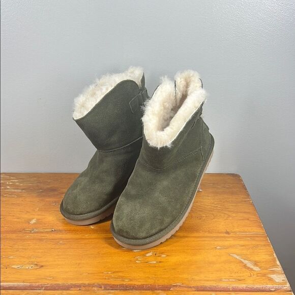Kookaburra by Ugg Cozy Green Suede Ankle Boots with Fur Lining - Picture 2 of 9